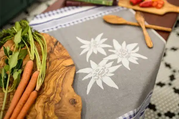 Crystal Arrow Edelweiss Jacquard Cotton Tea Towel