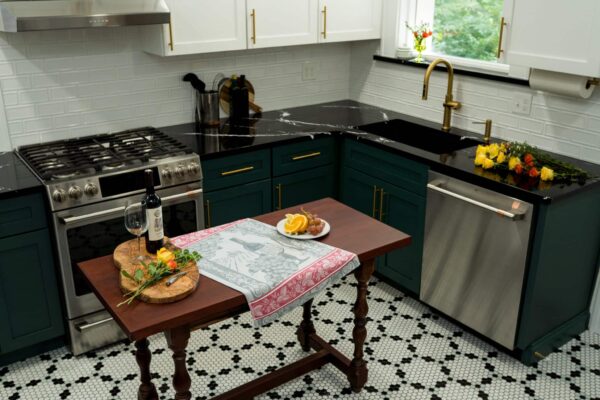 Wine Crystal Arrow Jacquard Tea Towel Gray Red