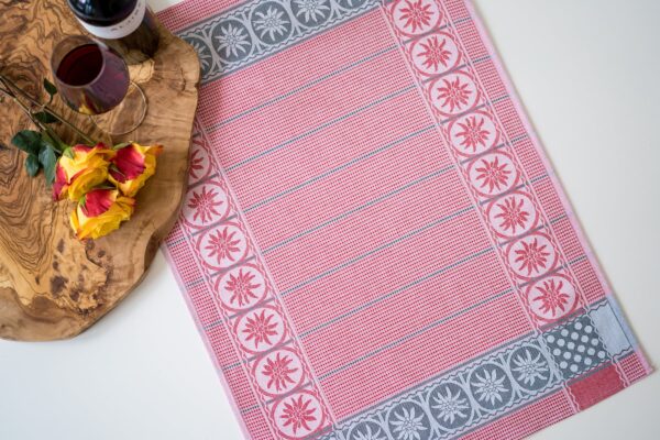 Edelweiss Border Red