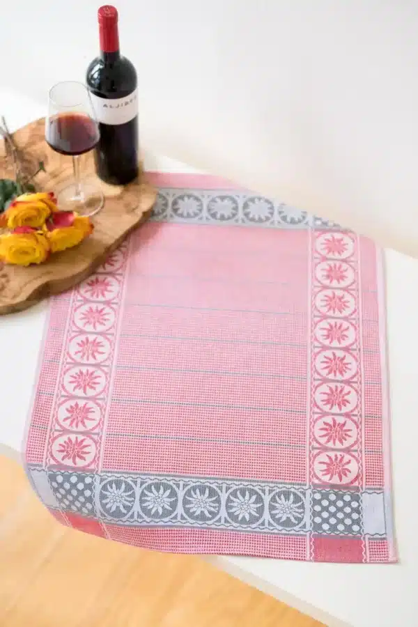 Edelweiss Border Red