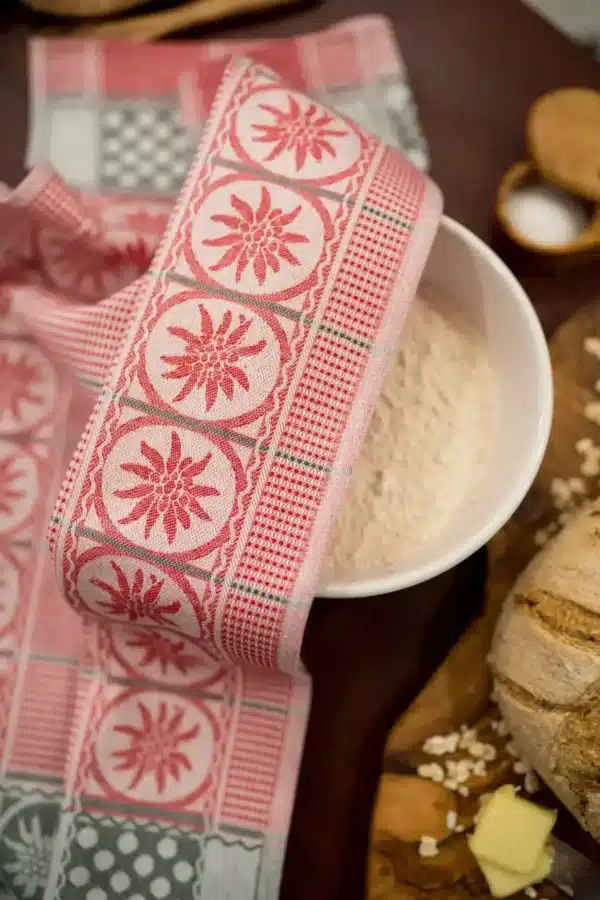 Edelweiss Border Red