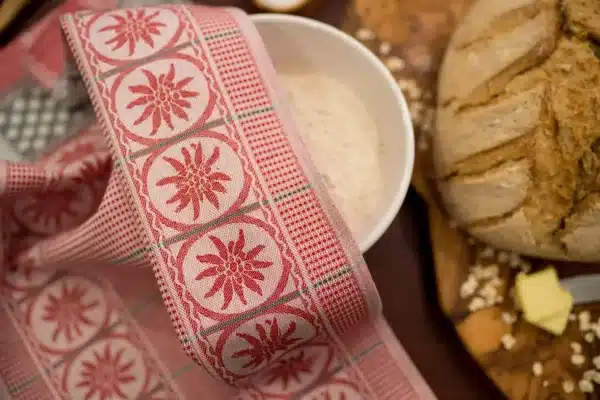 Edelweiss Border Red