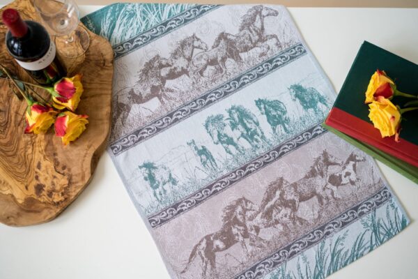 Mustang Stampede Jacquard woven tea towel - Green