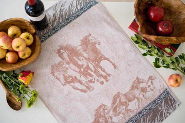 Mustang Trio Jacquard woven tea towel - Brown