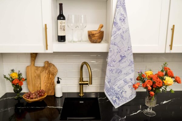 Wyoming State Map Crystal Arrow Jacquard tea towel Blue