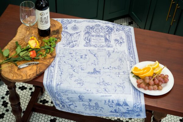 Wyoming State Map Crystal Arrow Jacquard tea towel Blue